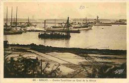 29 - Brest - Contre Torpilleur Au Quai De La Ninon - Bateaux - Navires De Guerre - Etat Carte Mal Découpée - CPA - Voir  - Brest