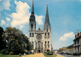 28 - Chartres - Cathédrale Notre Dame - Façade - Automobiles - CPM - Voir Scans Recto-Verso - Chartres