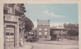 Delcampe - 59  SOLESMES - Place Du Maréchal-Foch - Solesmes