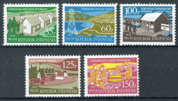 INDONESIE: ZB 953/957 MNH 1979 Derde Vijfjarenplan -4 - Indonesien