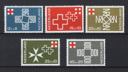 NEDERLAND 889/893 MNH 1967 - 100 Jaar Nederlandse Roode Kruis - Nuovi