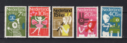 NEDERLAND 830/834 MH 1964 - Kinderzegels, Vrije Tijd - Ongebruikt