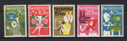 NEDERLAND 830/834 MNH 1964 - Kinderzegels, Vrije Tijd - Ungebraucht