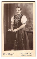 Fotografie Carl Gehl, Neustadt I. Schw., Junge Frau Im Trachtenkleid Mit Halskette  - Anonymous Persons