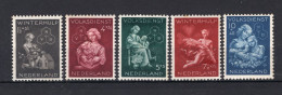 NEDERLAND 423/427 MH 1944 - Winterhulp-Volksdienstzegels -1 - Unused Stamps