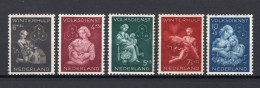 NEDERLAND 423/427 MH 1944 - Winterhulp-Volksdienstzegels - Unused Stamps