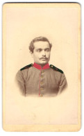 Fotografie Wilhelm Amann, Rastatt, Portrait Soldat In Uniform Mit Schulterstück Rgt. 6, Teilweise Koloriert  - Krieg, Militär