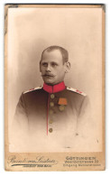 Fotografie Bein & Von Leistner, Göttingen, Weenderstrasse 23, Soldat In Uniform Rgt. 82 Mit Orden  - Guerre, Militaire