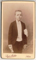 CARTE CDV - Edit. Ateliers E. Furst - Portrait D'un Jeune Communiant - Tirage Aluminé 19 ème - Taille 63 X 104 - Alte (vor 1900)