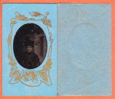 30999 / Ferrotype 1875s Medaillon 4x5cmFemme Chapeau Toque Chapka ● Photographie XIXe Avec Feuillet Protection - Old (before 1900)