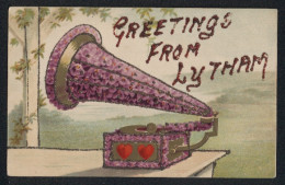 AK Grammophon Als Blumenbild, Mit Glitzer, Grusskarte Aus Lytham  - Sonstige & Ohne Zuordnung