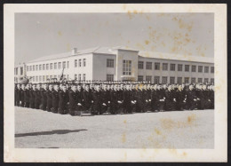 Photo De L'Ecole De L'Air Le 28 Février 1953 Salon De Provence école Militaire Aéronautique Armée De L'Air 10,5x14,6cm - Guerra, Militari