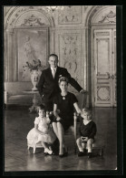 AK Prinz Rainier Von Monaco Mit Seiner Frau Prinzessin Grace Kelly Und Den Kindern Albert Und Caroline  - Royal Families
