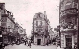 19 - Correze -  BRIVE -  Rue De L Hotel De Ville Et De La Republique - Tabac - Pharmacie - Brive La Gaillarde