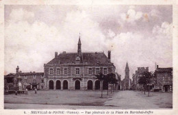 86 - Vienne -  NEUVILLE De POITOU - Vue Generale De La Place Maréchal Joffre - Neuville En Poitou