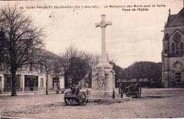 44 - Loire Atlantique -  SAINT PHILBERT  De GRAND LIEU - Le Monument Aux Morts - Place De L église - Saint-Philbert-de-Grand-Lieu