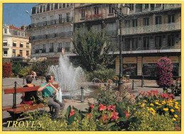 10 - Troyes - Place Maréchal Foch - Fleurs - Immeubles - Architecture - CPM - Voir Scans Recto-Verso - Troyes