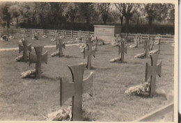 Foto Deutsche Soldatengräber - Soldatenfriedhof  - 2. WK - 8*5cm (69550) - Guerre, Militaire