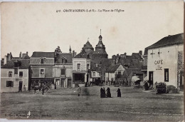 CPA Non Circulé , Chateaugiron (Ille Et Vilaine) - La Place De L'Église.  (107) - Châteaugiron