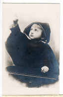 27486 / ⭐ Enfant Moine Séminariste GARCONNET à CAPUCHE Doigt Yeux Au Ciel 1900s Religion Ange J.C.D PARIS - Tarjetas Humorísticas