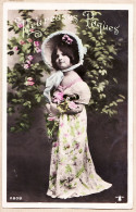 27497 / ⭐ HEUREUSES PÂQUES Fillette Déguisée En Femme 1905s à Alice CATALAN Grand-Rue MONTPELLIER Hérault - Ostern