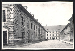 AK Theresienstadt, Strassenpartie Mit Toreingang  - Czech Republic