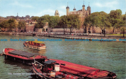 R069723 The Tower Of London From The Thames. Salmon - Sonstige & Ohne Zuordnung