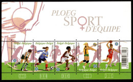 BL190 MNH 2011 - Vrouwen En Ploegsport  - 1961-2001