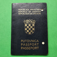 CROATIA - PASSPORT - 2000, Visas USA, SOUTH AFRICA, UAE, EGYPT, UNITED KINGDOM,.. Complete Passport - Documenti Storici