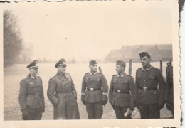 Foto Gruppe Deutsche Soldaten - Beaucamps Frankreich  - 2. WK - 8*5cm (69569) - Guerra, Militari