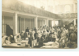Carte-Photo - Intérieur Probablement D'un Hôpital Temporaire - Infirmières, Militaires - War 1914-18