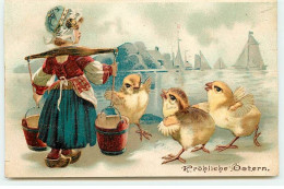 Carte Gaufrée - Clapsaddle - Frohliche Ostern - Jeune Fille Portant Des Seaux Près De Poussins - Ostern