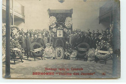 Carte Photo - LEVALLOIS PERRET - Grève Des Taxis 1911-1912 - Hommage Rendu .. Bedhomme Victime Des Jaunes - Levallois Perret