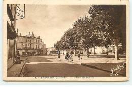 LESPARRE - Place Gambetta - Café L'Aquitaine - Lesparre Medoc