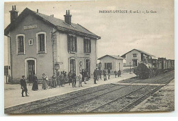 FRESNAY-L'EVEQUE - La Gare - Train Arrivant - Other & Unclassified