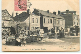 LIVAROT - La Place Paul-Banaston - Forge Mayet - Livarot
