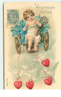 Carte Gaufrée - Heureuse Année  - Cupidon, Dans Une Charrette Remplie De Fleurs, Tirée Par Des Colombes - New Year