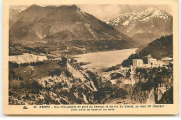 CORPS - Vue D'ensemble Du Pont De Barrage Et Du Lac Du Sautet, Au Fond Mont Chaillot (Vue Prise Du Hameau Du Coin) - Corps