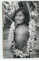 BORA-BORA - Enfant Portant Un Collier De Fleurs - Polynésie Française
