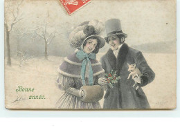 Bonne Année - Couple Se Promenant, L'homme Portant Un Petit Cochon - VK Vienne  N°5001 - New Year