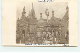 Carte Photo - GUIMILIAU - Eglise Et Calvaire Août 1930 - Guimiliau