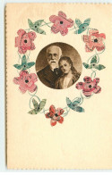 Collage De Timbres - Cut Stamps - Fleurs Autour D'un Médaillon Avec Un Vieil Homme, Et Une Jeune Fille - Timbres (représentations)