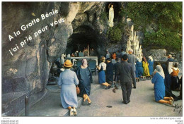 CPSM  65  LOURDES LA GROTTE  PARFAIT ETAT - Lourdes
