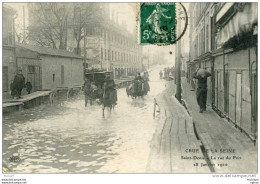 CPA 93  CRUE  DE 1910  ST DENIS LA RUE DU PORT BELLE ANIMATION PARFAIT   ETAT - Saint Denis