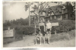 Orignale   PHOTO  Groupe Devant HOSTELLERIE FREVILLE  1953 - Groupes D'enfants & Familles
