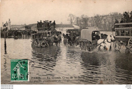 CPA - 75 - PARIS  -  7 Em -     Inondations De Paris 1910  La Grande Cue De La  Seine  Esplanade Des  Invalides - De Overstroming Van 1910