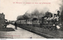 C P A - 89 -  LAROCHE  -    Un Bonjour En Passant Gros Plan De Locomotive - Laroche Saint Cydroine
