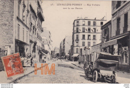 C P A  92  LEVALLOIS PERRET Rue  Voltaire Vers La Rue  Danton - Levallois Perret