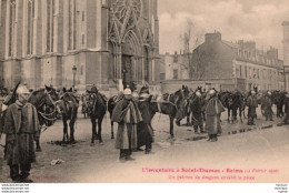 CPA - 51 - REIMS  - L'inventaire A Saint Thomas   Un Peloton De Dragons  Envahit La Place - Reims