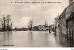 C P A - 10 -   TROYES -  Inondations De 1910 - Place Des Charmilles  Et Rue Fortier - Troyes